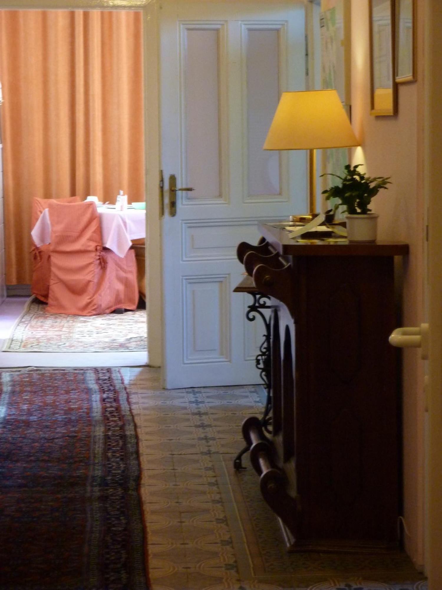 Hotel Waldfriede ดาร์มชตัดต์ ภายนอก รูปภาพ