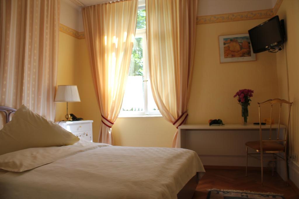 Hotel Waldfriede ดาร์มชตัดต์ ห้อง รูปภาพ