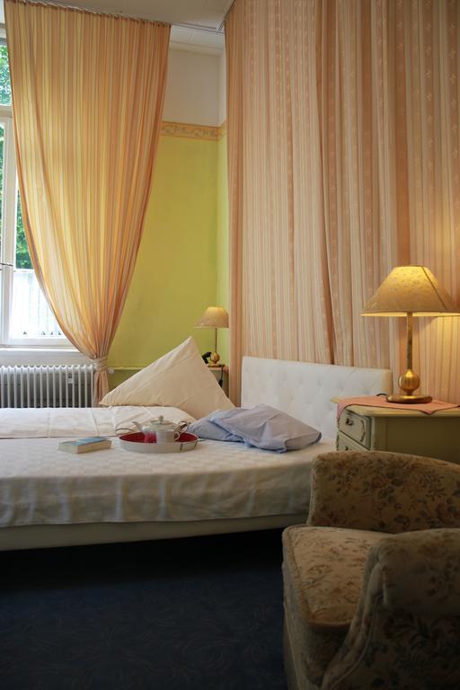 Hotel Waldfriede ดาร์มชตัดต์ ห้อง รูปภาพ